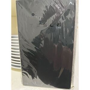 Tesla Wireless Portable Charger 2.0 Blue